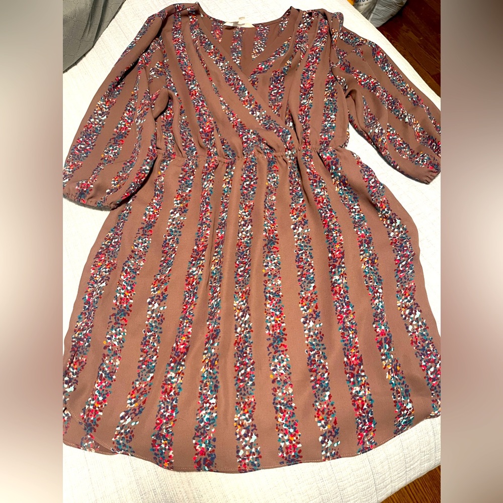 BCBG mid dress size Medium, brown/multi color.
